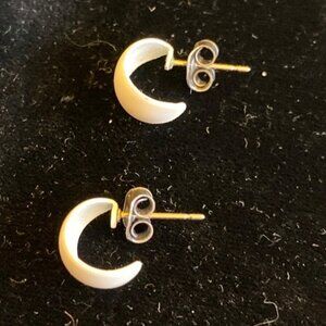 White Enamel Metal Pierced Earrings Vintage
